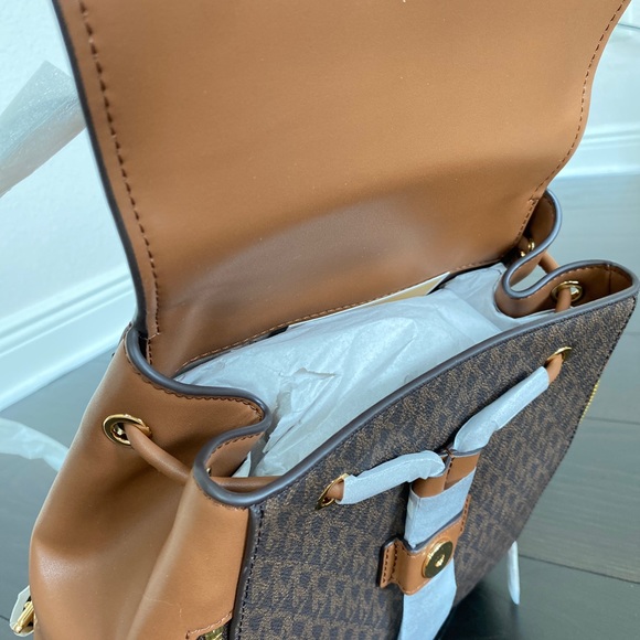 Michael Kors Phoebe Medium FLAP Drawstring Brown MK Travel School Backpack - Picture 4 of 16